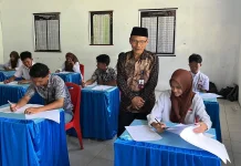 Kakan Kemenag  Sangihe Memantau Pelaksanaan Asesmen Madrasah Aliyah