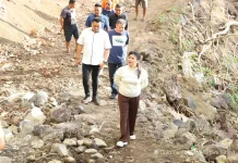 Bupati Sitaro Tinjau Progres Pembangunan Jalan Dompase