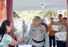 Rangkaian May Day Polres Sangihe bersama Buruh bagi Bansos