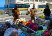 Guncangan Gempa 7,7 M RSUD Liun Kendage Evakuasi Pasien ke Halaman Rumah Sakit