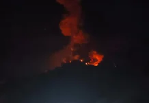 Gunung Karangetang Erupsi, Material Pijar Mengalir ke Barat Laut