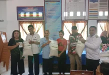 Masyarakat Kurang Mampu Kelurahan Tona 2 Dapat Bantuan Beras