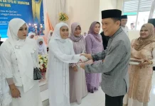 Santri TPQ At-Tarbiyah Terima Sertifikat