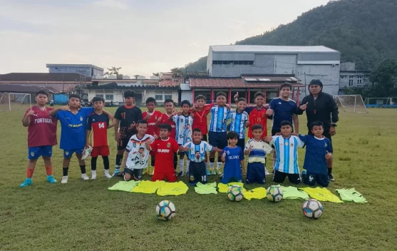 Mengisi Liburan Sekolah, Anak-Anak Asah Bakat di Lapangan Olahraga