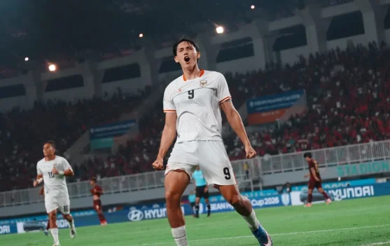 Siapa Mitchell Baker? Striker Naturalisasi yang Langsung Cetak Hattrick