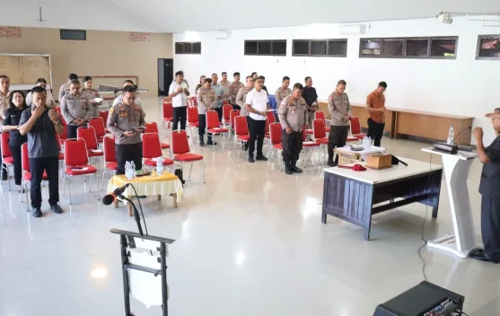 Binrohtal Perkuat Integritas Personel Polres Kepulauan Sangihe
