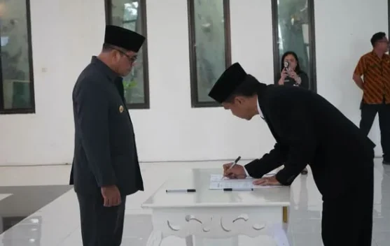 Eddy Salindeho Resmi Dilantik Sebagai Penjabat Sekretaris Daerah Sitaro