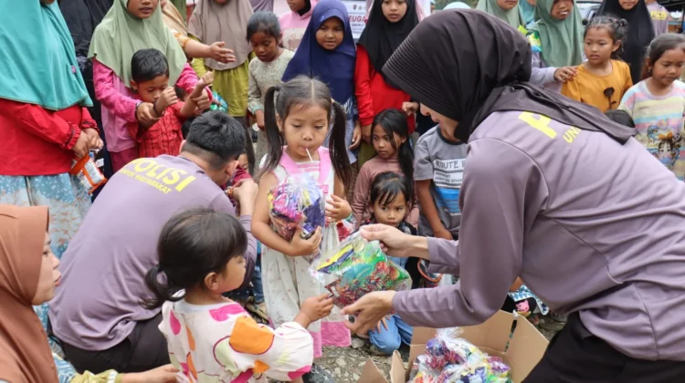 Mahasiswa STIK-PTIK Salurkan Daging Meugang di Takengon