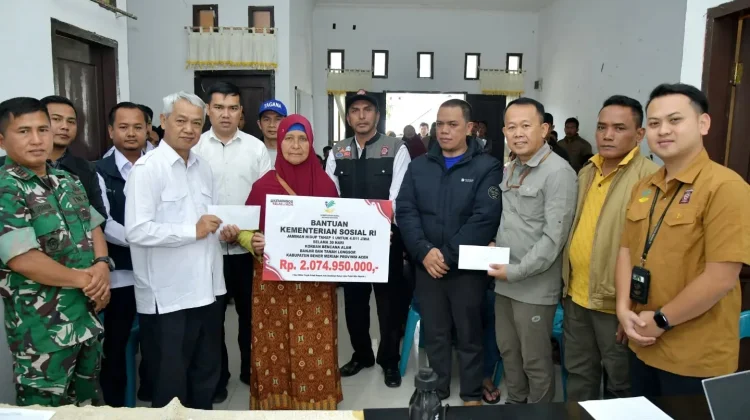 Kemensos Salurkan Bantuan di Kecamatan Wih Pesam
