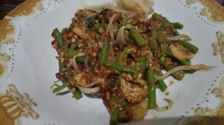 Pecel Menu Favorit Berbuka Puasa, Perpaduan Sehat Mengenyangkan