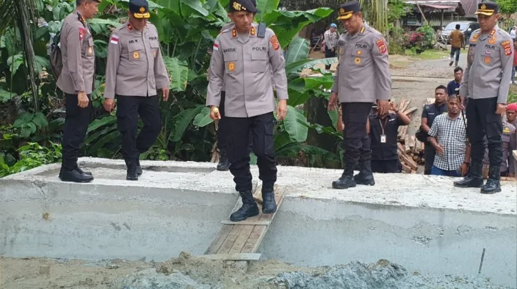 Kapolda Aceh Tinjau Jembatan Putus di Bireun
