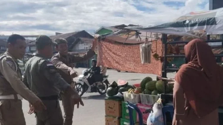 Menjaga Kenyamanan, Pedagang Takjil di Blang Kejeren Ditertibkan