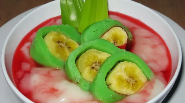 Es Pisang Ijo, Manis Gurih Khas Makassar yang Selalu Dirindukan saat Ramadan