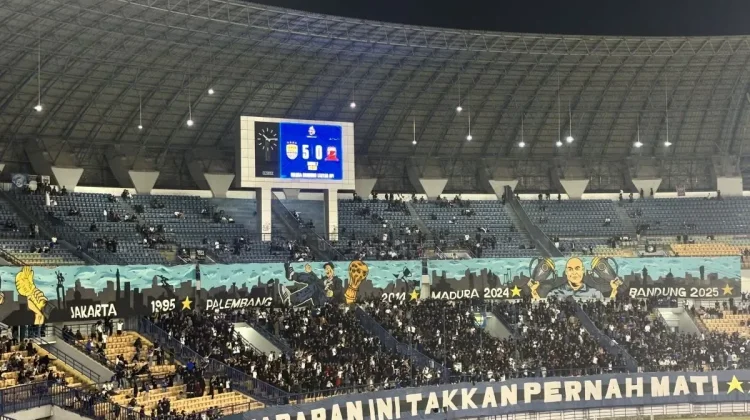 Persib Bandung Pesta Gol 5-0 atas Madura United, Kukuh di Puncak Klasemen