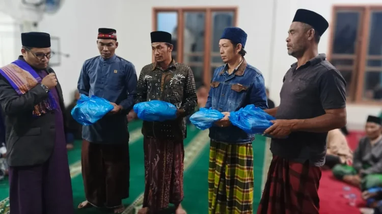 Tim TIR Arek-Arek Suroboyo Berbagi di Aceh Tengah