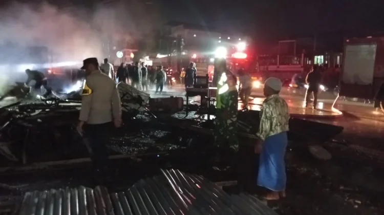 Lapak PKL di Pante Raya Hangus Terbakar