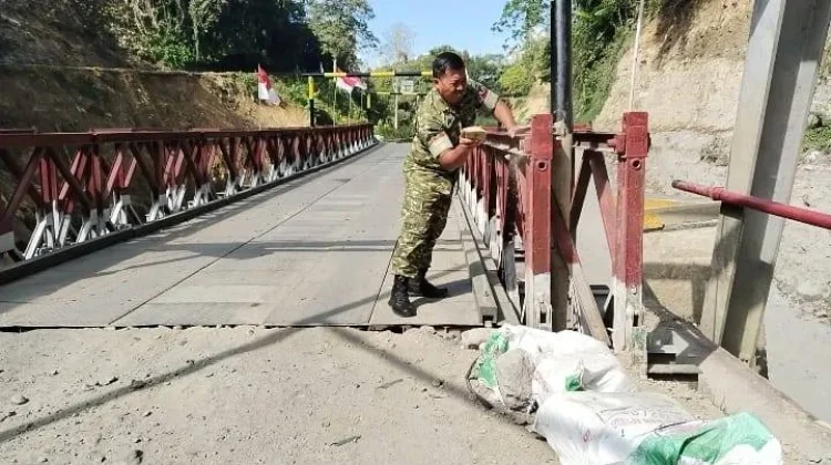 Pengawasan Jembatan Bailey, Babinsa Rutin Laksanakan Patroli