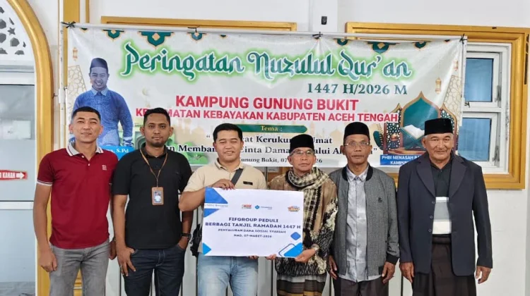AMITRA-FIFGROUP Aceh Tengah Bagikan Takjil di Meunasah Gunung Bukit
