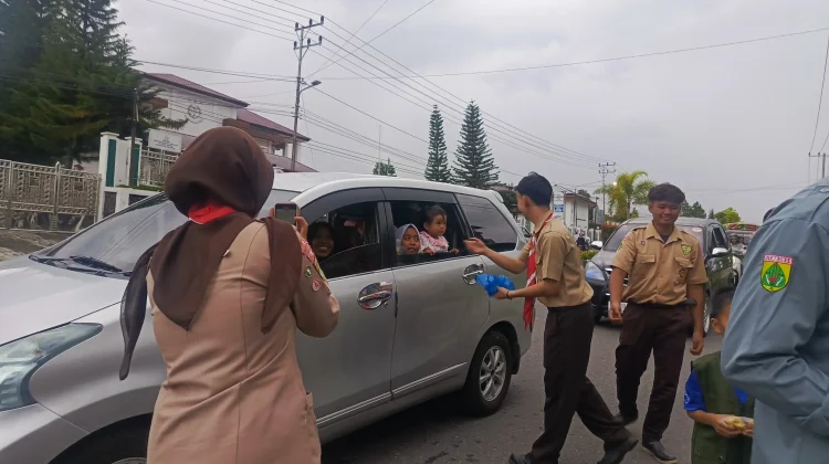 Kwarcab Gerakan Pramuka Bener Meriah Berbagi Takjil