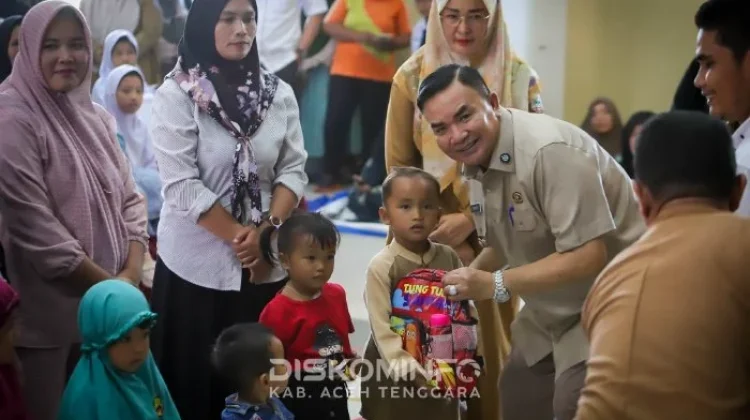 Bupati Aceh Tenggara Serahkan Bantuan Perlengkapan Sekolah bagi Siswa Terdampak