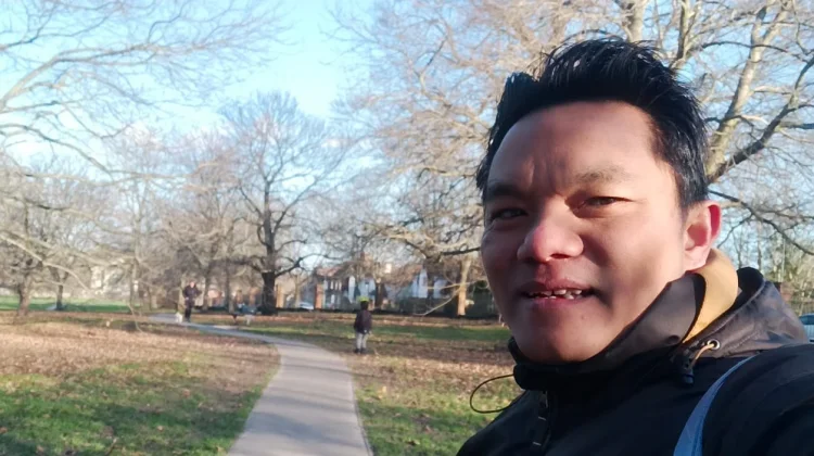 Orang Gayo Kumandangkan Adzan di London Inggris