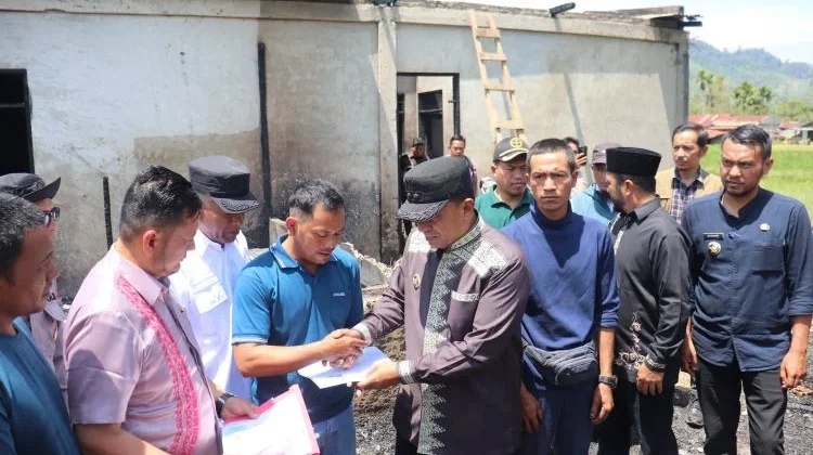 Pemda Aceh Tengah Salurkan Bantuan untuk Korban Kebakaran di Kuyun Toa