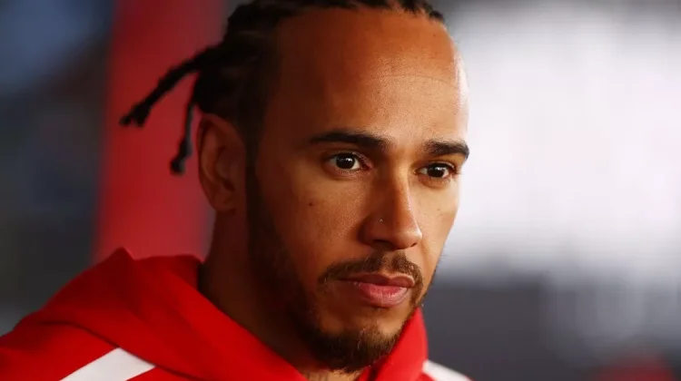 Hamilton Khawatir Ferrari Tersalip McLaren di Era Mesin Mercedes