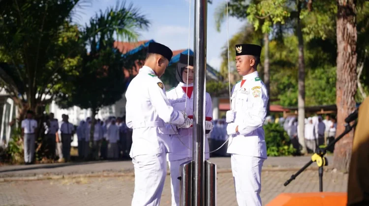 Pimpinan Daerah Turun Langsung Pimpin Upacara Hari Pertama Sekolah di Aceh Tengah