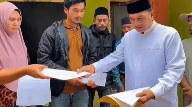 Wabup Aceh Tengah Salurkan Bantuan Masa Panik Kebakaran