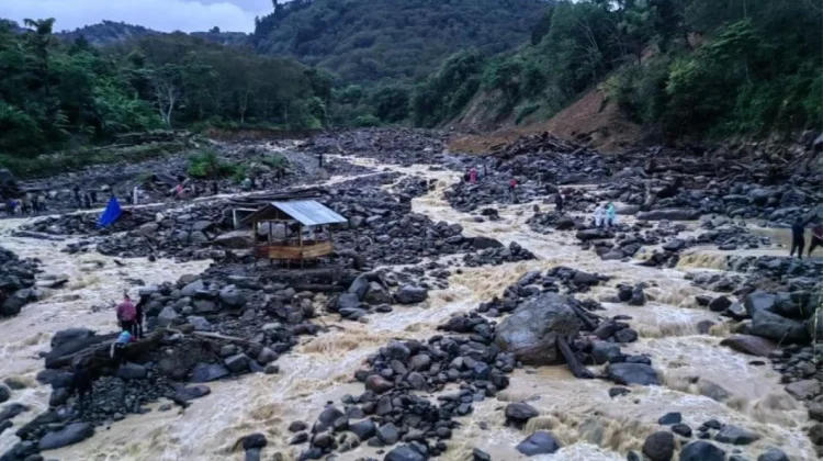 Sempat Putus Total, Akses Jalan Wih Porak Kembali Normal