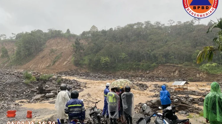 Luapan Air Kembali Tutupi Jalan di Wih Porak, Akses Lintas Rawan Dilalui