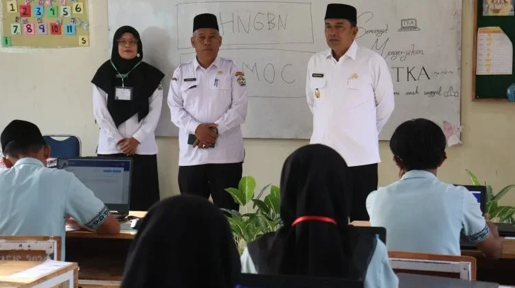 Wabup Muchsin Beri Dukungan Moril Pada Peserta Perdana TKA SMP Negeri 1 Takengon