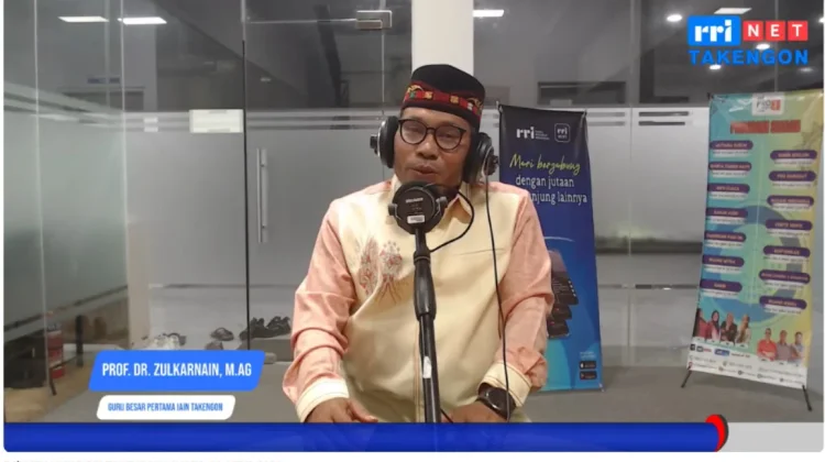 Fiqih Media Sosial: antara Etika, Berita Bohong (Hoaks), dan Ghibah Digital