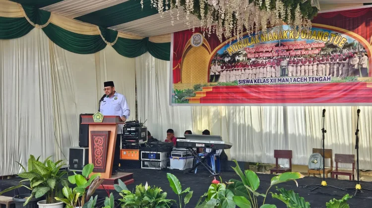 Kakankemenag Aceh Tengah Hadiri Prosesi Adat di MAN 1