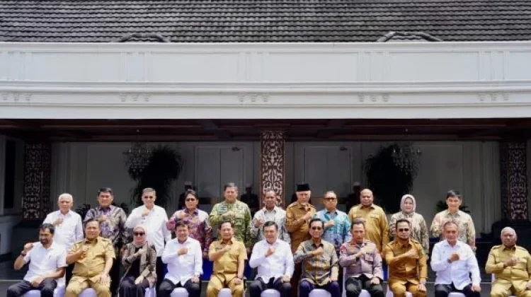 Mualem Hadiri Silaturahmi Bersama Menko Polkam