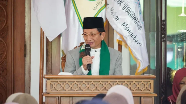 Beri Motivasi pada Santriwati, Menag: Perempuan Punya Hak Sama untuk Sukses