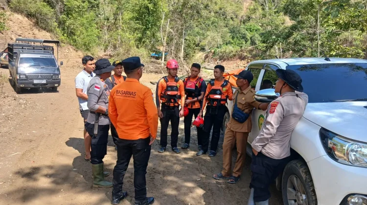 Tim Gabungan Sisir Sungai Kala Ili Cari Warga Diduga Hanyut