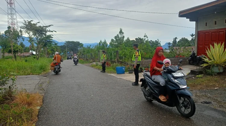 Polsek Pintu Rime Gayo Gelar Strong Point Pagi, Atur Lalu Lintas