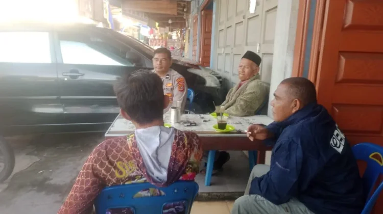 Bhabinkamtibmas  Ajak Warga Aktif Jaga Kamtibmas