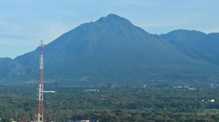 Jangan Dekati Kawah, Aktivitas Gunung Bur Ni Telong Masih Level II