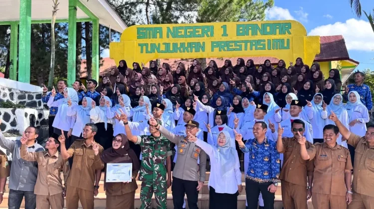 SMAN 1 Bandar Raih Predikat Paripurna Sekolah Siaga Kependudukan