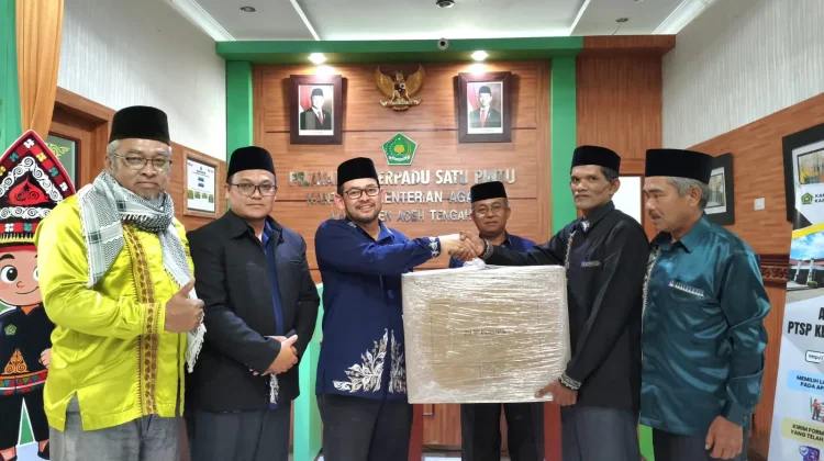 KUA Bintang dan Ketol Dapat Bantuan Unit Komputer PC