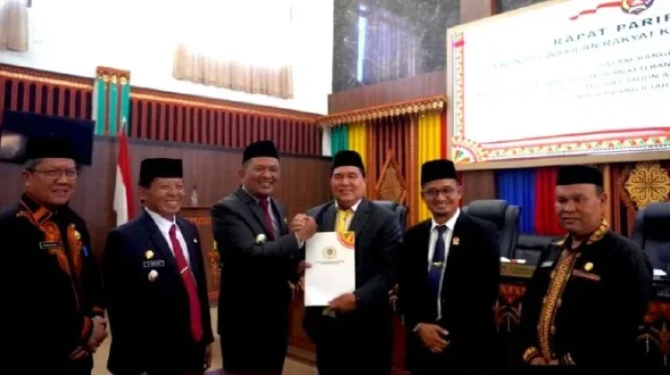 DPRK Gayo Lues Serahkan Rekomendasi LKPJ 2025