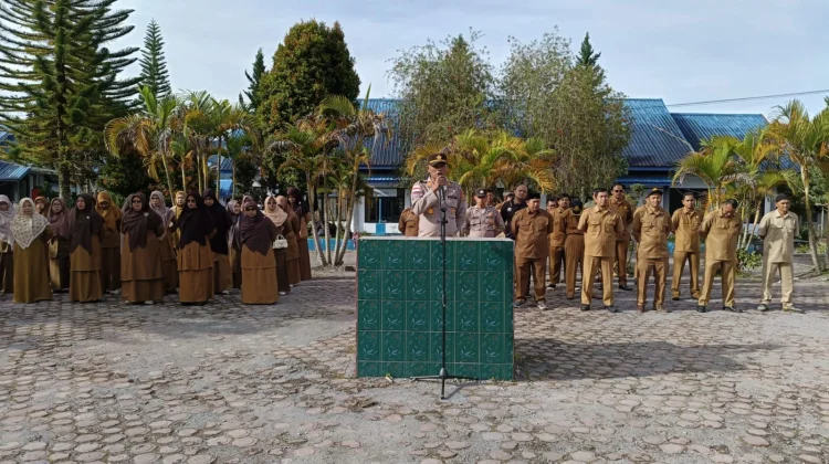 Polisi Masuk Sekolah di SMK Negeri 1 Bener Meriah