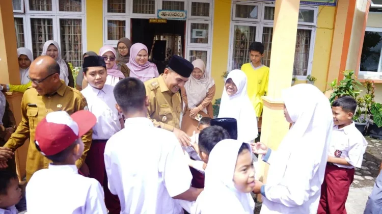 Wabup Muchsin Tinjau Kegiatan Pengajaran di SDLB