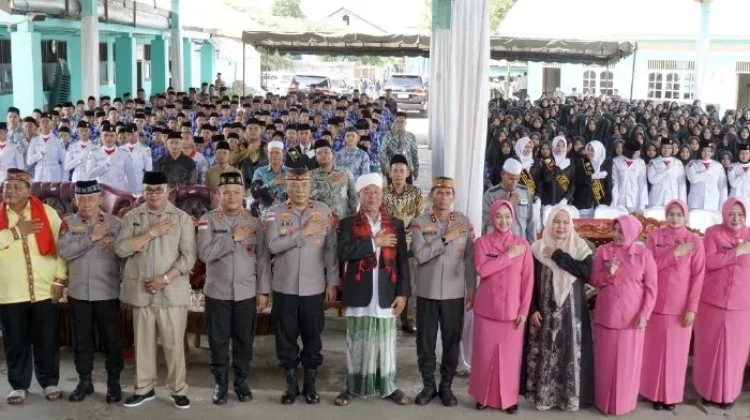 Kapolda Aceh Kunjungi Ponpes Darul Iman Agara
