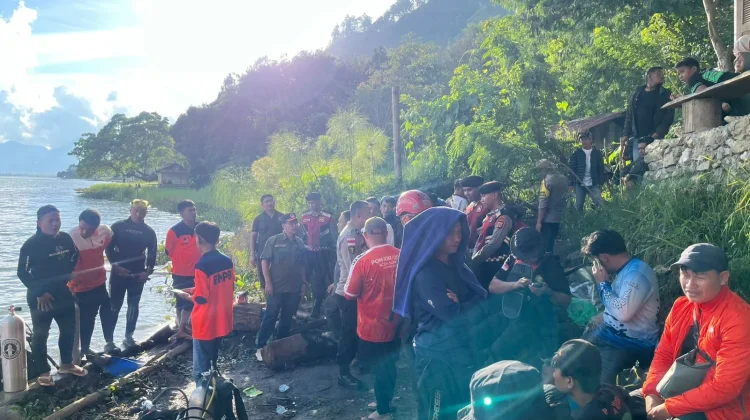 Polres Aceh Tengah Bantu Evakuasi Korban Tenggelam