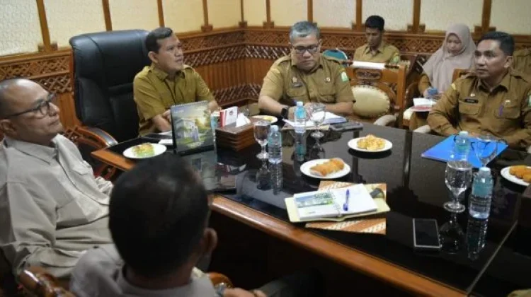 Wagub Fadhlullah Pimpin Rakor Penanganan Pascabencana Hidrometeorologi di Aceh