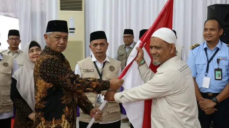 Wabup Bener Meriah Lepas Calon Jamaah Haji Kloter 14 ke Tanah Suci