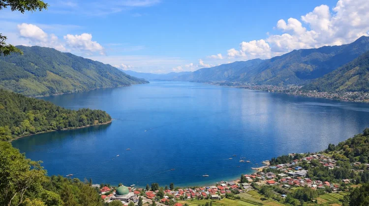 Seberapa dalam Danau Lut Tawar? Fakta Angka yang Mengejutkan